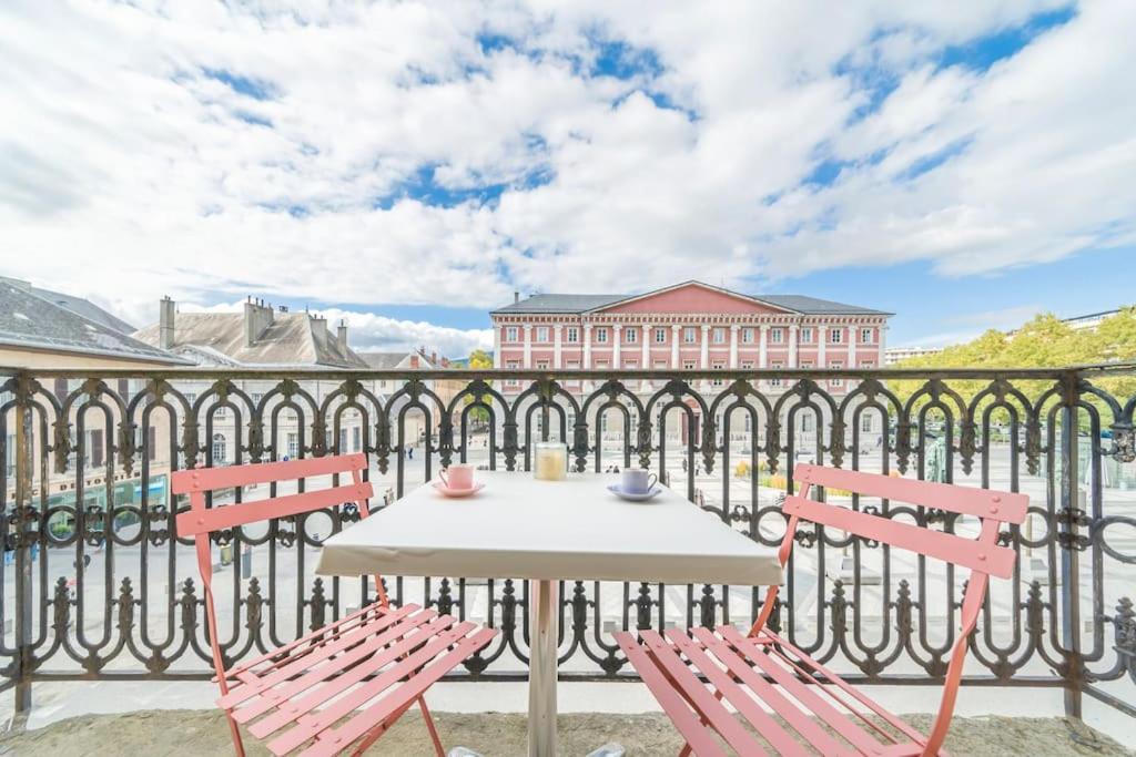 Standing Et Confort, Emplacement Ideal Centre Ville, Vue Magnifique Chambéry Exterior foto